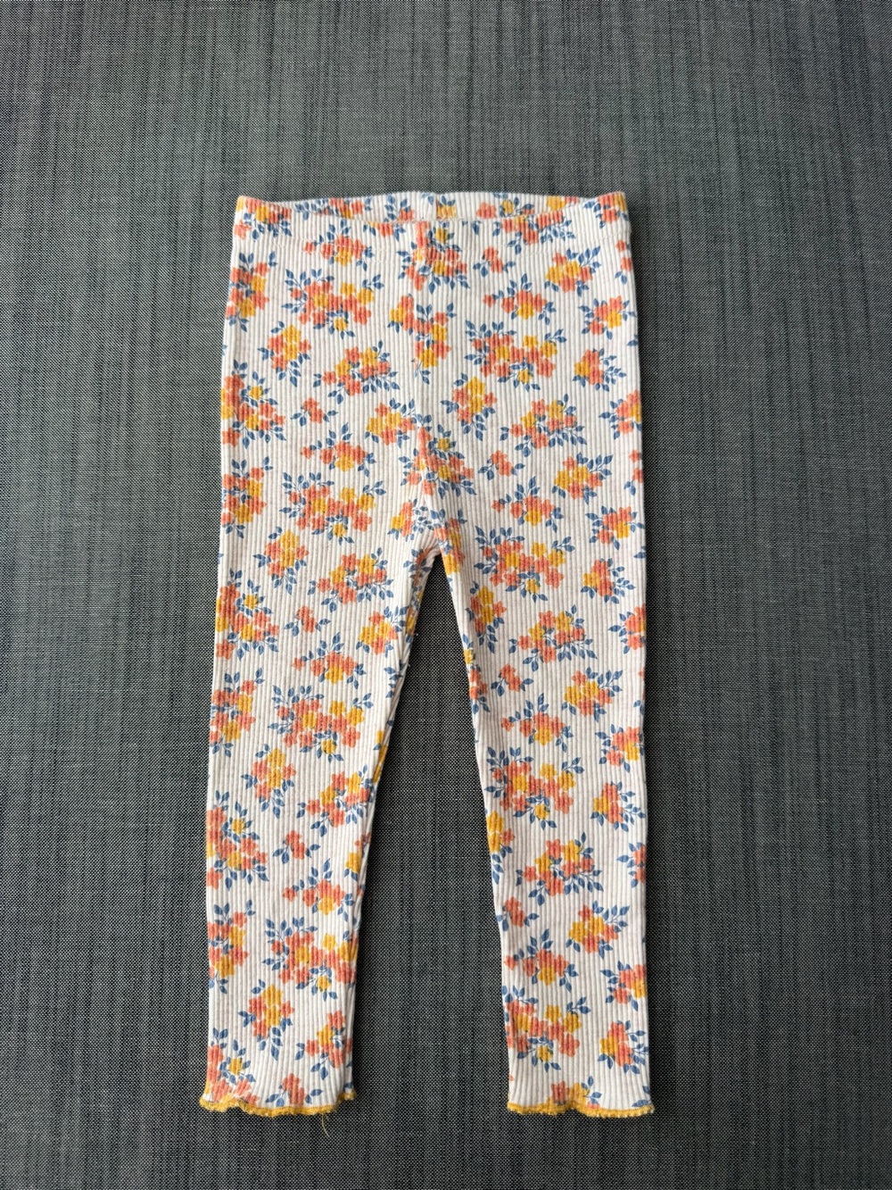 Daisy Fuentes White Ribbed Leggings with Yellow & Orange Floral Print
